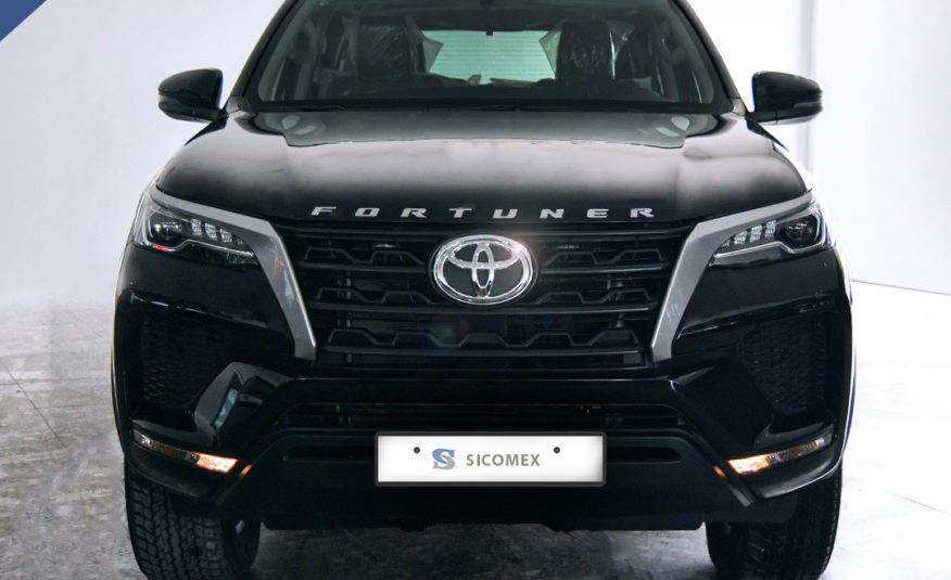 Toyota Fortuner SR5 Automatica 2.7L Gasolina Preto
