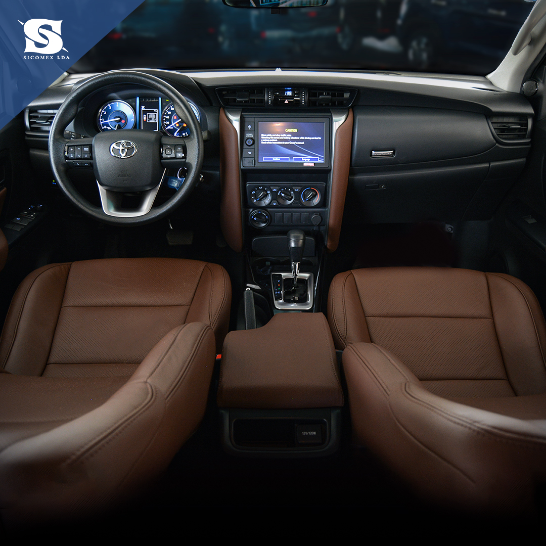 Toyota Fortuner SR5 Automatica 2.7L Gasolina Preto